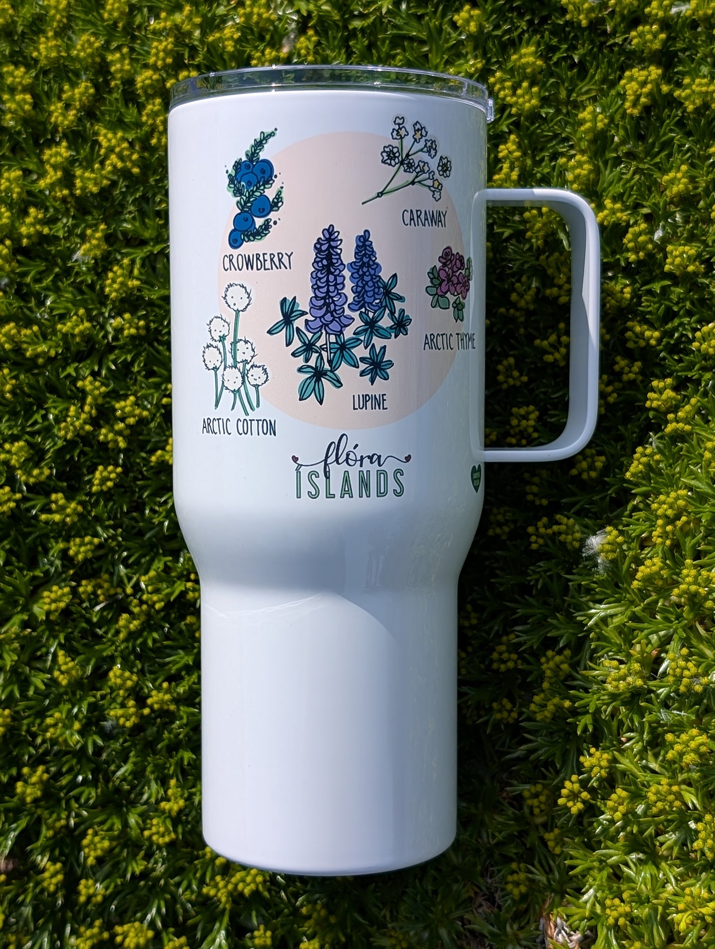 Travel mug with a handle inspired by Icelandic Flora